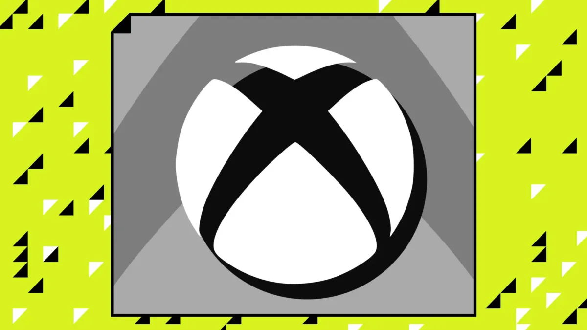 Xbox konsolu ve fiziksel oyun diskleri bir arada