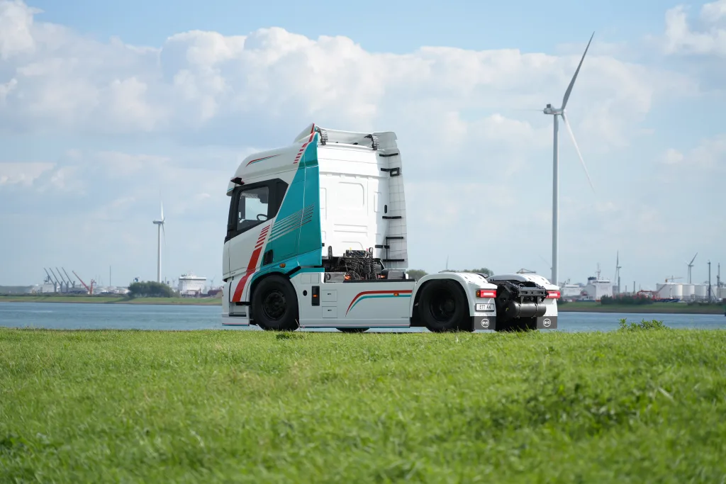BYD’den 600 km menzilli elektrikli tır: 1,5 MW şarj geldi