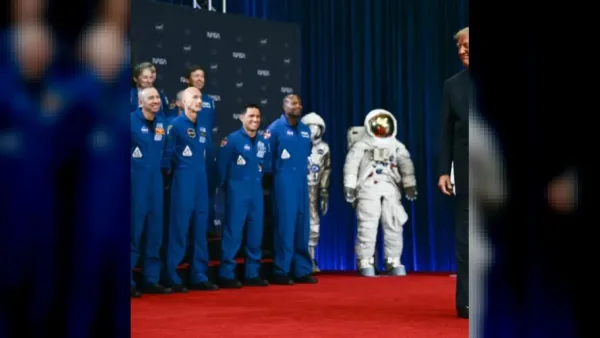 NASA logosu önünde uzay temalı kampüs illüstrasyonu