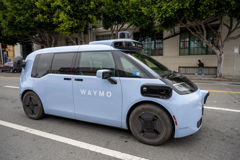 Waymo, robotaksi hizmetini 2028’de Singapur’a taşıyacak