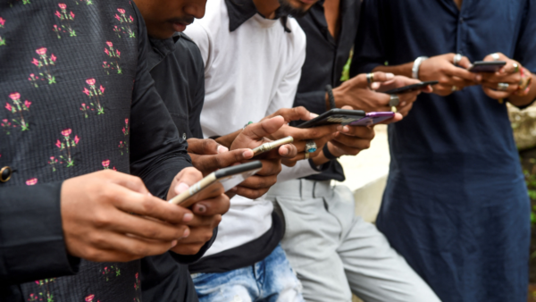 Hindistan, spam uygulamalarını telekom şirketleriyle veri paylaşmaya zorluyor