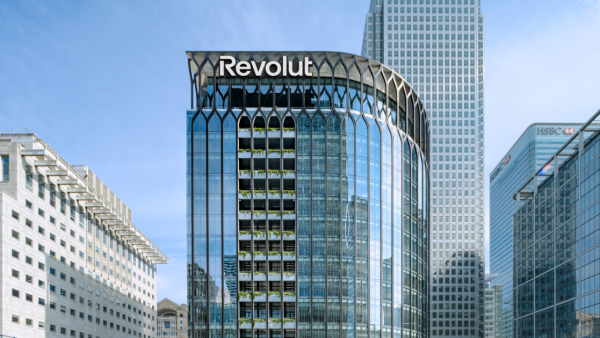 Revolut mobil bankacılık uygulaması ve veri güvenliği uyarısı temsili görseli