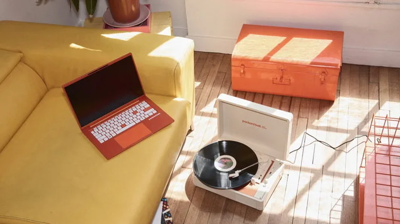 The Packard Bell DotBook next to the upcoming DotLoop suitcase turntable.