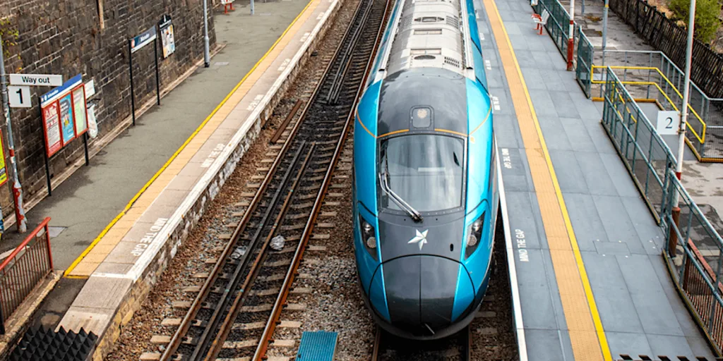 Liverpool ve Cleethorpes arasında TransPennine vasıtasıyla işletilmektedir.
